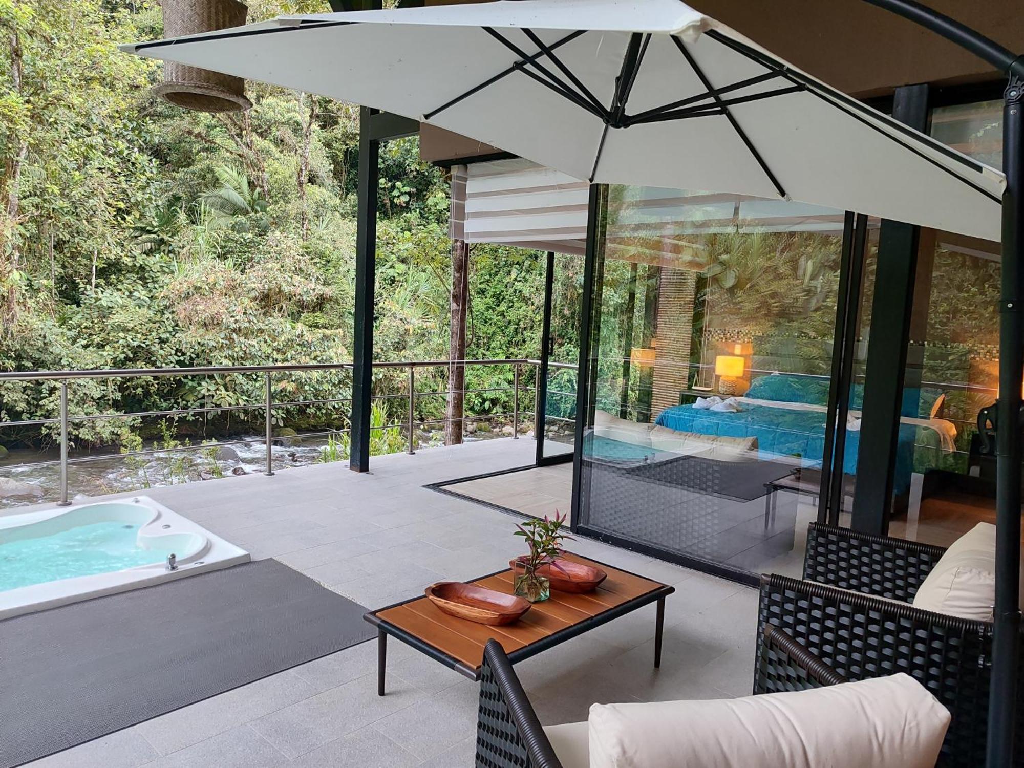 Mindo Garden Lodge And Wildlife Reserve Exterior photo