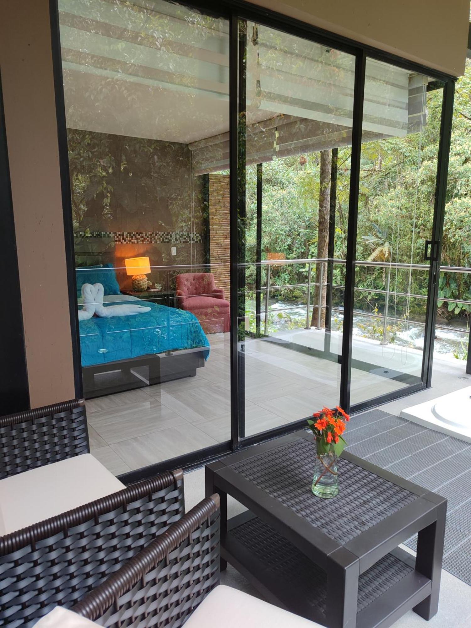 Mindo Garden Lodge And Wildlife Reserve Exterior photo